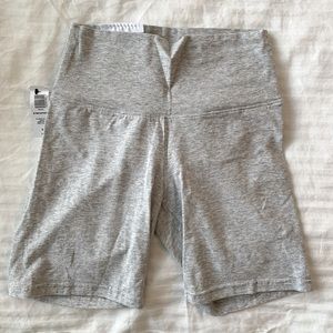 Aritzia TNA Atmosphere Short 7”